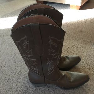 Medium Brown Cowgirl Boots